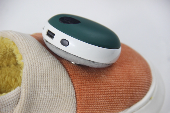Die selbst-erhitzenden Schuhe der Mädchen, Graphen-elektrische Heizungs-Schuhe mit Stromversorgung